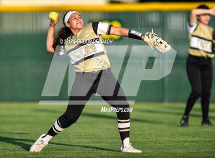 Thumbnail 2 in Irving @ Cedar Hill photogallery.