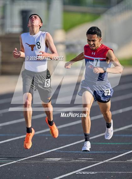Thumbnail 3 in UIL 6A Track & Field Area 21&22 (3200M) photogallery.