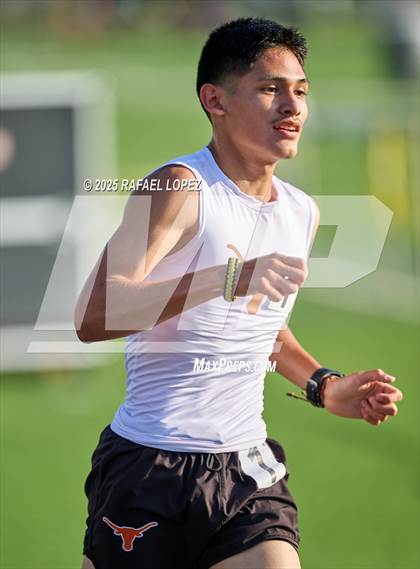 Thumbnail 2 in UIL 6A Track & Field Area 21&22 (3200M) photogallery.