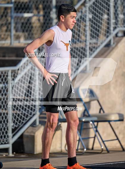 Thumbnail 1 in UIL 6A Track & Field Area 21&22 (3200M) photogallery.