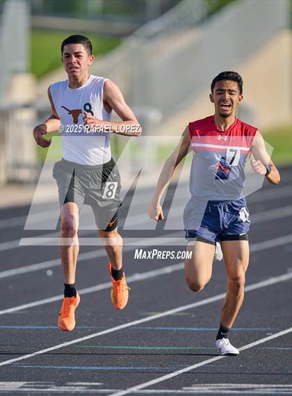 Thumbnail 2 in UIL 6A Track & Field Area 21&22 (3200M) photogallery.