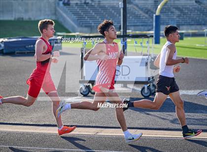 Thumbnail 3 in UIL 6A Track & Field Area 21&22 (3200M) photogallery.