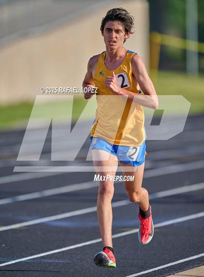 Thumbnail 2 in UIL 6A Track & Field Area 21&22 (3200M) photogallery.