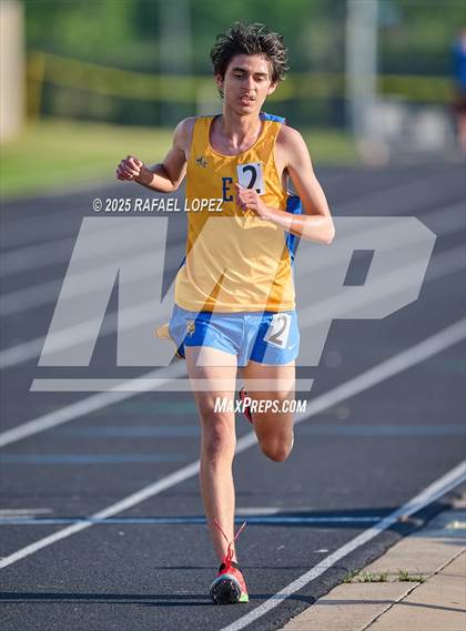 Thumbnail 3 in UIL 6A Track & Field Area 21&22 (3200M) photogallery.