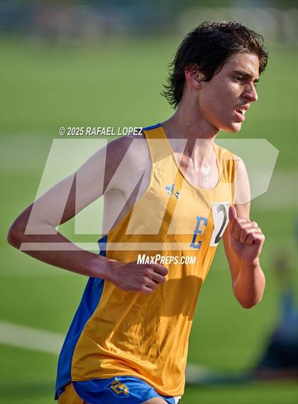 Thumbnail 2 in UIL 6A Track & Field Area 21&22 (3200M) photogallery.