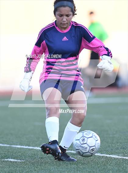 Thumbnail 2 in MacArthur [Douglas] vs O'Connor photogallery.
