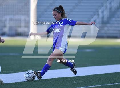 Thumbnail 3 in MacArthur [Douglas] vs O'Connor photogallery.