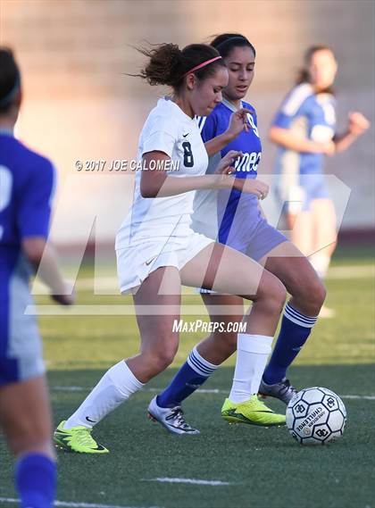 Thumbnail 3 in MacArthur [Douglas] vs O'Connor photogallery.