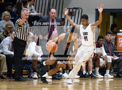 Thumbnail 3 in Edwardsville vs. Belleville West (IHSA 4A Regional Final) photogallery.