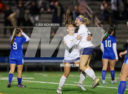 Thumbnail 3 in Oyster River vs. Bow (NHIAA D2 Semifinal) photogallery.
