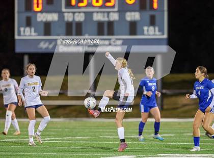 Thumbnail 3 in Oyster River vs. Bow (NHIAA D2 Semifinal) photogallery.