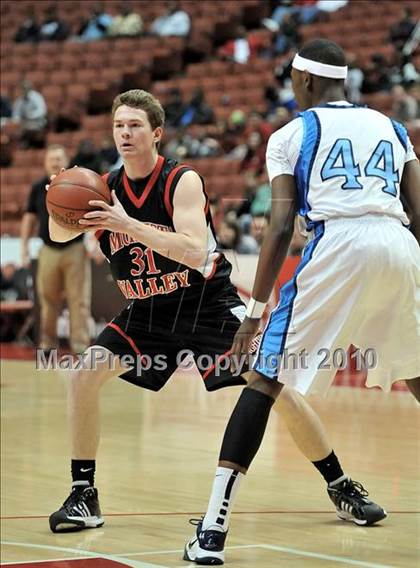Thumbnail 1 in Compton vs. Murrieta Valley (CIF SS D2AA Final) photogallery.