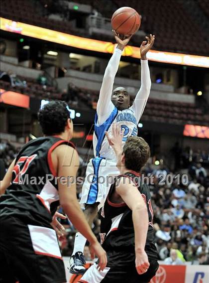Thumbnail 3 in Compton vs. Murrieta Valley (CIF SS D2AA Final) photogallery.