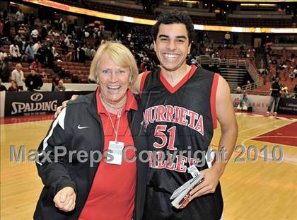 Thumbnail 2 in Compton vs. Murrieta Valley (CIF SS D2AA Final) photogallery.