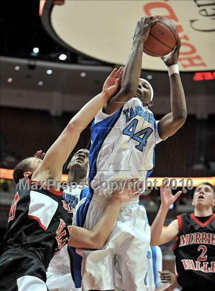 Thumbnail 1 in Compton vs. Murrieta Valley (CIF SS D2AA Final) photogallery.