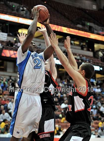 Thumbnail 1 in Compton vs. Murrieta Valley (CIF SS D2AA Final) photogallery.