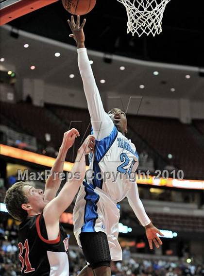 Thumbnail 2 in Compton vs. Murrieta Valley (CIF SS D2AA Final) photogallery.