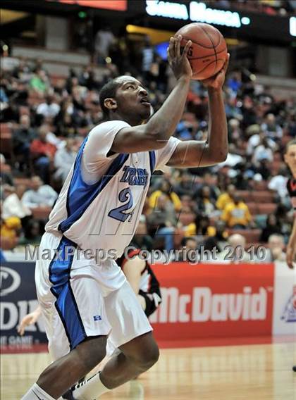 Thumbnail 2 in Compton vs. Murrieta Valley (CIF SS D2AA Final) photogallery.