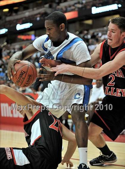 Thumbnail 1 in Compton vs. Murrieta Valley (CIF SS D2AA Final) photogallery.