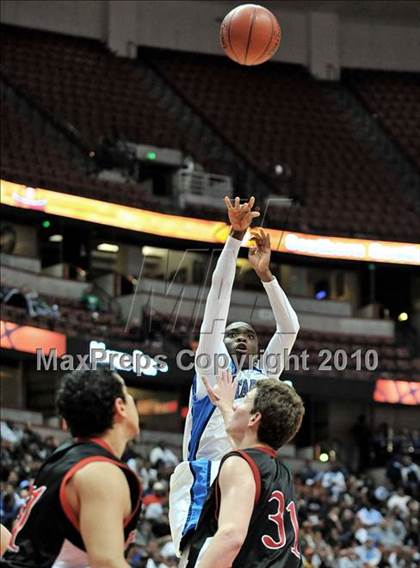 Thumbnail 1 in Compton vs. Murrieta Valley (CIF SS D2AA Final) photogallery.