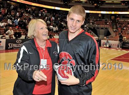 Thumbnail 1 in Compton vs. Murrieta Valley (CIF SS D2AA Final) photogallery.
