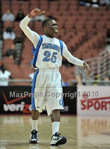Thumbnail 3 in Compton vs. Murrieta Valley (CIF SS D2AA Final) photogallery.