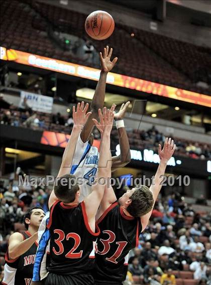 Thumbnail 2 in Compton vs. Murrieta Valley (CIF SS D2AA Final) photogallery.