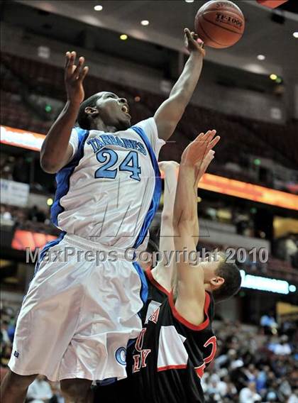 Thumbnail 3 in Compton vs. Murrieta Valley (CIF SS D2AA Final) photogallery.