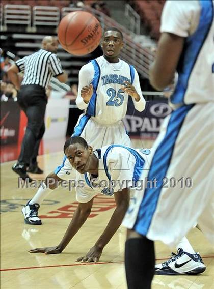 Thumbnail 1 in Compton vs. Murrieta Valley (CIF SS D2AA Final) photogallery.