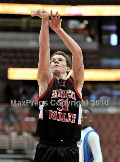 Thumbnail 2 in Compton vs. Murrieta Valley (CIF SS D2AA Final) photogallery.