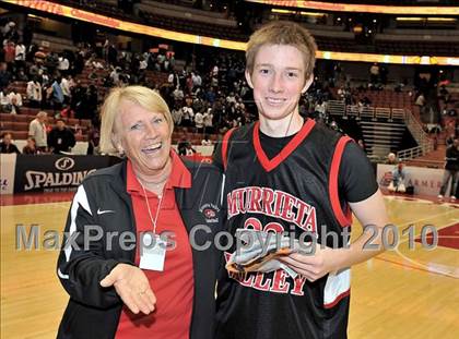 Thumbnail 2 in Compton vs. Murrieta Valley (CIF SS D2AA Final) photogallery.