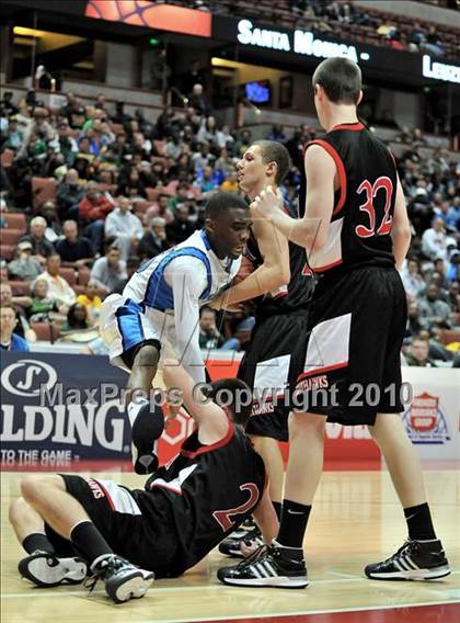 Thumbnail 3 in Compton vs. Murrieta Valley (CIF SS D2AA Final) photogallery.