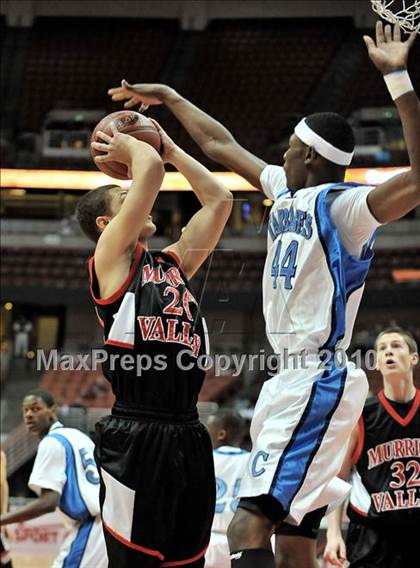 Thumbnail 2 in Compton vs. Murrieta Valley (CIF SS D2AA Final) photogallery.