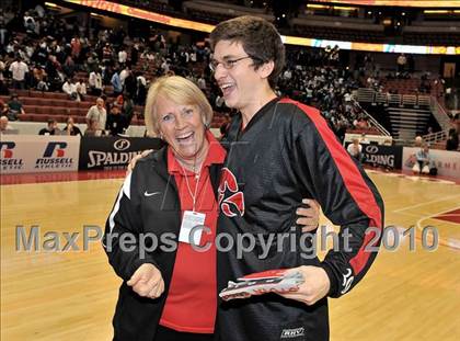 Thumbnail 2 in Compton vs. Murrieta Valley (CIF SS D2AA Final) photogallery.
