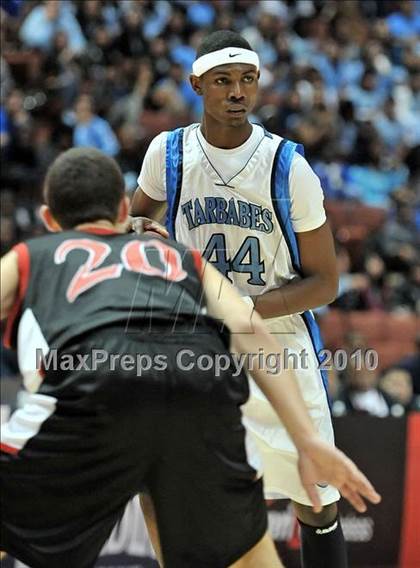 Thumbnail 1 in Compton vs. Murrieta Valley (CIF SS D2AA Final) photogallery.