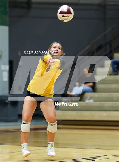 Thumbnail 2 in JV: Campbellsville @ Marion County photogallery.