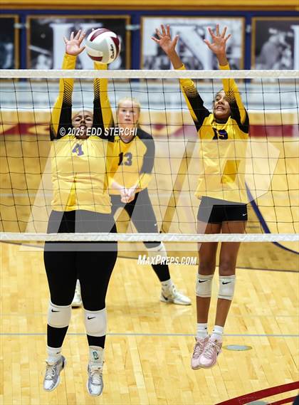 Thumbnail 3 in JV: Campbellsville @ Marion County photogallery.