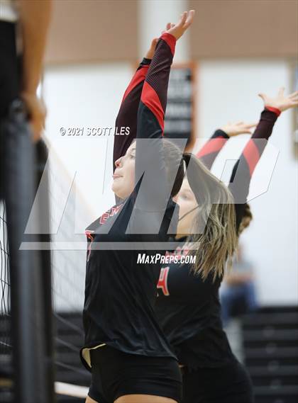 Thumbnail 1 in Logan Elm @ Amanda-Clearcreek photogallery.
