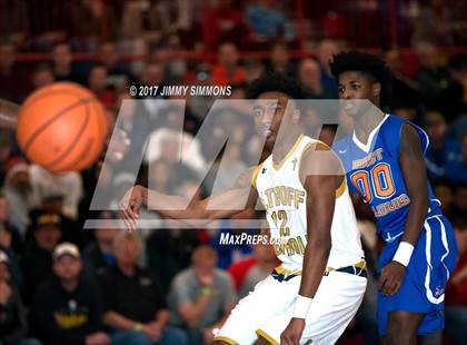 Thumbnail 1 in Althoff Catholic vs. East St. Louis photogallery.