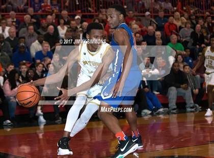 Thumbnail 2 in Althoff Catholic vs. East St. Louis photogallery.
