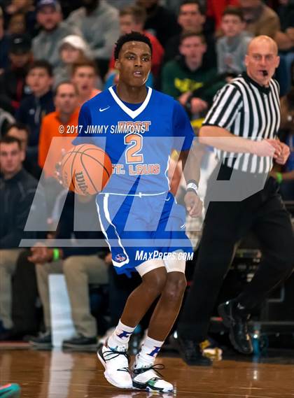 Thumbnail 3 in Althoff Catholic vs. East St. Louis photogallery.