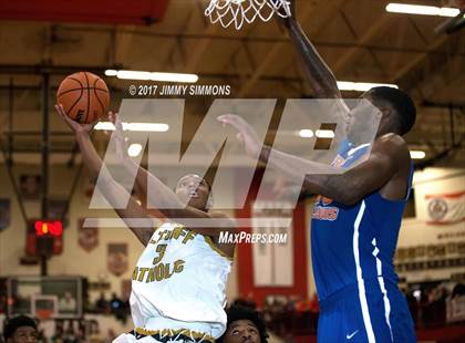 Thumbnail 2 in Althoff Catholic vs. East St. Louis photogallery.