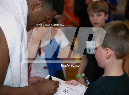 Thumbnail 1 in Althoff Catholic vs. East St. Louis photogallery.