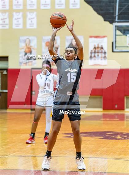 Thumbnail 3 in North Central vs Avon (Paul Loggan Memorial Invitational) photogallery.