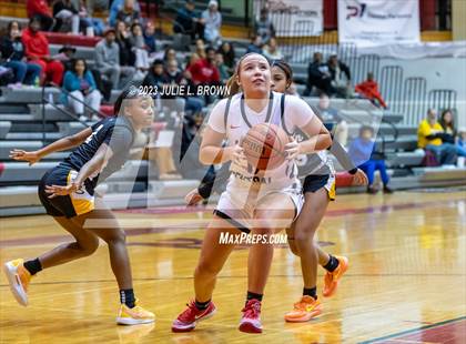 Thumbnail 2 in North Central vs Avon (Paul Loggan Memorial Invitational) photogallery.