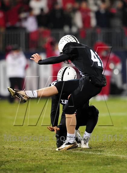 Thumbnail 3 in Norwich Free Academy vs. Xavier (CIAC Class LL Final) photogallery.