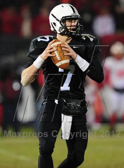 Thumbnail 2 in Norwich Free Academy vs. Xavier (CIAC Class LL Final) photogallery.