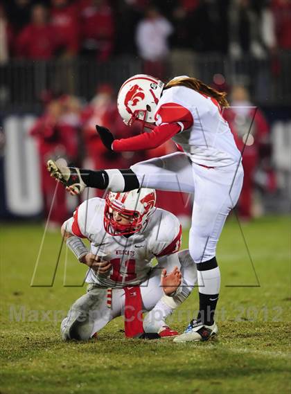 Thumbnail 3 in Norwich Free Academy vs. Xavier (CIAC Class LL Final) photogallery.
