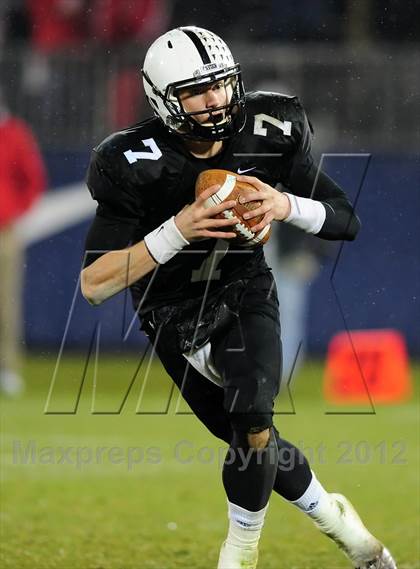 Thumbnail 3 in Norwich Free Academy vs. Xavier (CIAC Class LL Final) photogallery.