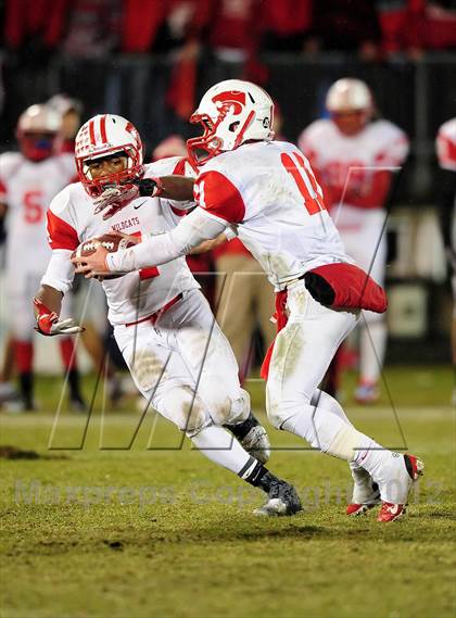 Thumbnail 1 in Norwich Free Academy vs. Xavier (CIAC Class LL Final) photogallery.